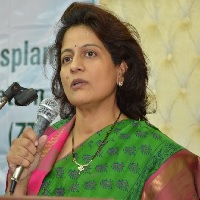  Arati Gokhale