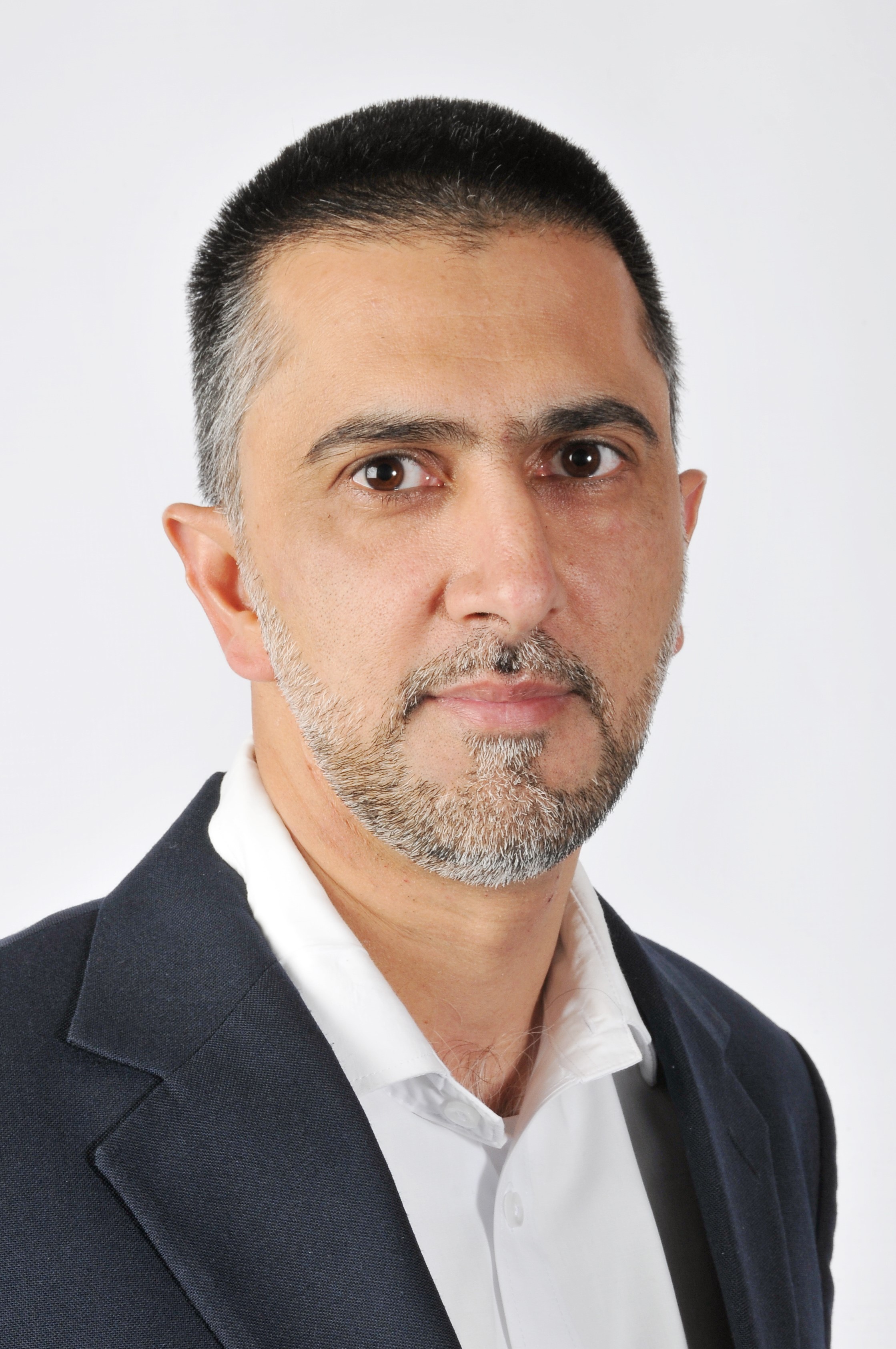  Dr Nazir Ismail